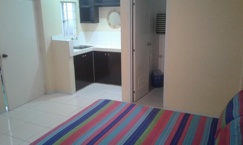 Christopher B&B And Apartments (Adults Only) Paranaque City Exterior foto